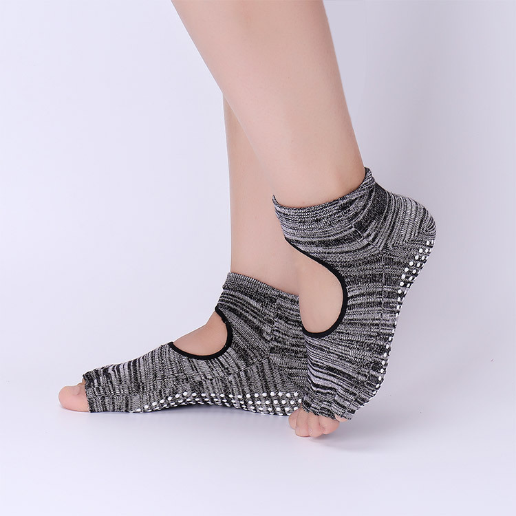 Non-Slip Yoga Socks with Grips - Pilates Yoga And Barre recension och pris